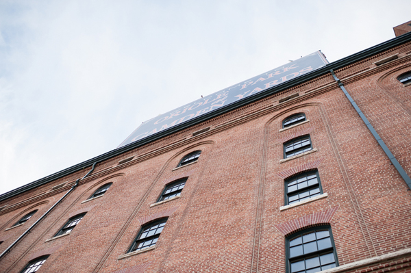 Camden Yards Wedding by Amanda McMahon Photography