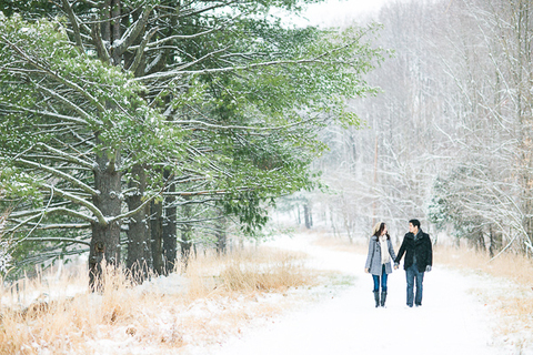 Snowy Winter Photos in Rockville, MD by Ann Hoang