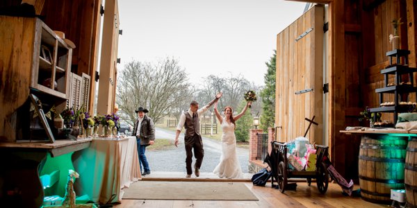 DIY_ElizabethtownPAWedding_NathanDeschPhotography_CharmCityWed_0023