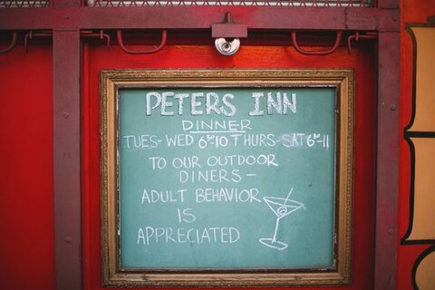 FellsPointEngagement_InspiredPhotographybySusieBecky_CharmCityWed_0009