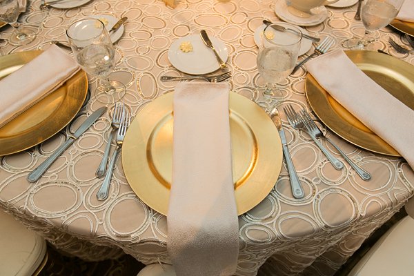 Suburban Club Wedding || tPoz Photography || Charm City Wed || www.charmcitywed.com Suburban Club Maryland Wedding