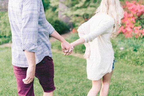 Brookside Gardens Engagement Photos  ||  Elizabeth Fogarty Photography  || Charm City Wed  ||  www.charmcitywed.com