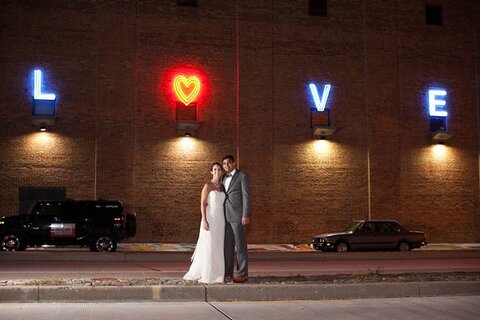 Multicultural Wedding at the AVAM  ||   Carly Fuller Photography   ||   Charm City Wed  ||   www.charmcitywed.com  