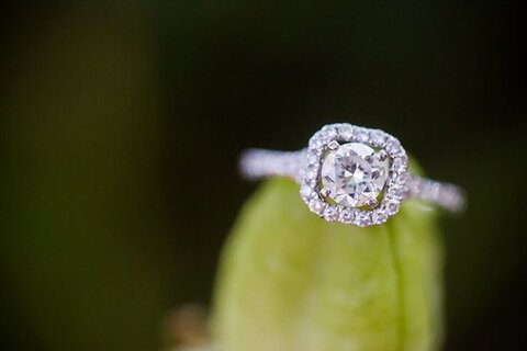 Engagement Photos  ||   Photography by Brea  ||   Charm City Wed  ||  www.charmcitywed.com