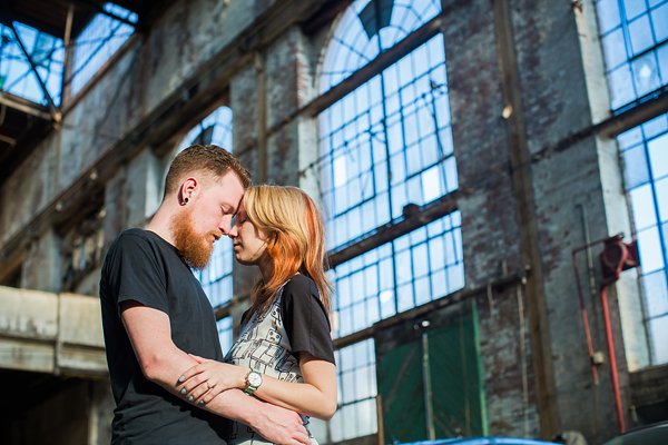 Graffiti Alley Engagement Photos  ||   Photography by Brea  ||   Charm City Wed  ||  www.charmcitywed.com