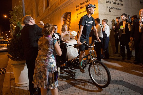 Walters Art Museum Wedding || Laura's Focus Photography || Charm City Wed || www.charmcitywed.com Wedding at Walters Art Museum || Laura's Focus Photography || Charm City Wed || www.charmcitywed.com