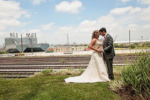 Baltimore Museum of Industry Wedding  ||  Kathleen Hertel Photography  ||   Charm City Wed   ||   www.charmcitywed.com