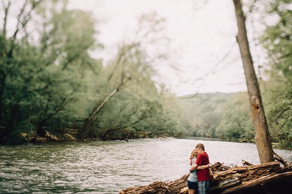 GunPowder Fall Engagement Session  ||  Kate Ann Photography  || Charm City Wed  ||  www.charmcitywed.com