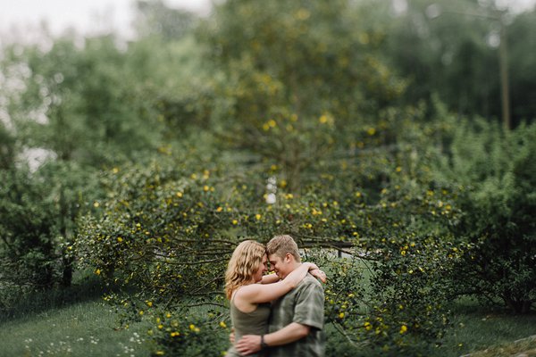 GunPowder Fall Engagement Session  ||  Kate Ann Photography  || Charm City Wed  ||  www.charmcitywed.com