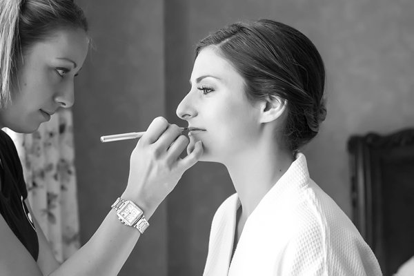 Peabody Library Wedding || Photography by Ellen || Charm City Wed || www.charmcitywed.com Peabody Library Wedding || Photography by Ellen || Charm City Wed || www.charmcitywed.com