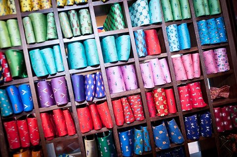 Peabody Library Wedding  ||  Photography by Ellen  ||  Charm City Wed   ||   www.charmcitywed.com
