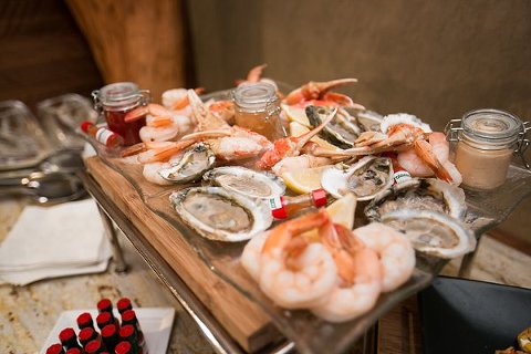 Four Seasons Baltimore Wedding  ||   tPoz Photography  ||  Charm City Wed  ||  www.charmcitywed.com