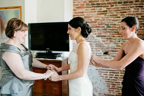 George Peabody Library Wedding  ||  Isabelle Selby Photography  ||  Charm City Wed  ||  www.charmcitywed.com