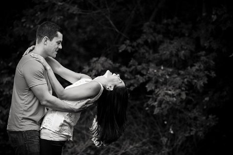 Roland Park Engagement Photos  ||  Nancy Anderson Cordell Photography  ||  Charm City Wed  ||  www.charmcitywed.com