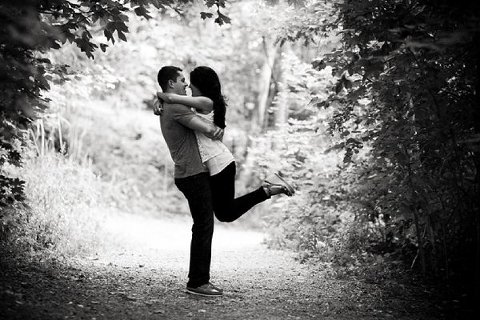 Roland Park Engagement Photos  ||  Nancy Anderson Cordell Photography  ||  Charm City Wed  ||  www.charmcitywed.com