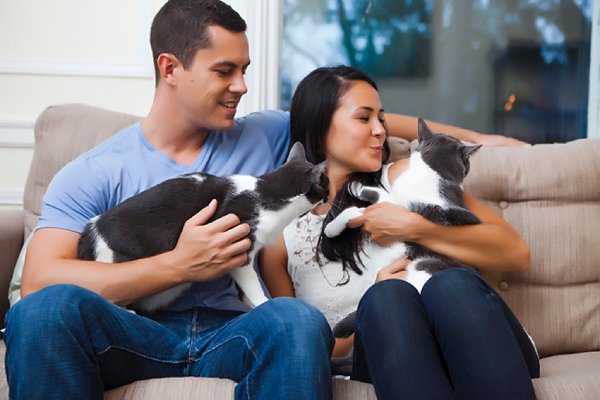 Roland Park Engagement Photos  ||  Nancy Anderson Cordell Photography  ||  Charm City Wed  ||  www.charmcitywed.com