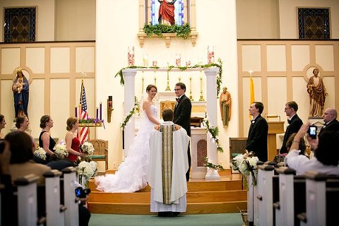 Christmas Wedding at Turf Valley - Vanlandingham Design Studio  ||  Maria Linz Photography  ||  Charm City Wed  ||   www.charmcitywed.com