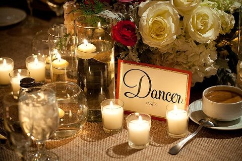 Christmas Wedding at Turf Valley - Vanlandingham Design Studio  ||  Maria Linz Photography  ||  Charm City Wed  ||   www.charmcitywed.com