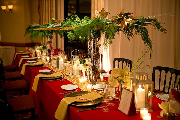 Christmas Inspired Wedding at Turf Valley - Vanlandingham Design Studio || Maria Linz Photography || Charm City Wed || www.charmcitywed.com Christmas Inspired Wedding at Turf Valley - Vanlandingham Design Studio || Maria Linz Photography || Charm City Wed || www.charmcitywed.com