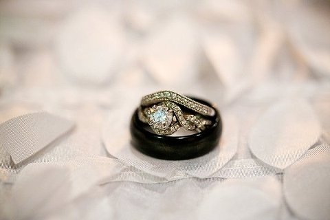 Christmas Inspired Wedding at Turf Valley - Vanlandingham Design Studio  ||  Maria Linz Photography  ||  Charm City Wed  ||   www.charmcitywed.com