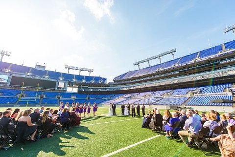 Baltimore Ravens Weddings || Lauren C Photo  ||  Charm City Wed  ||  www.charmcitywed.com