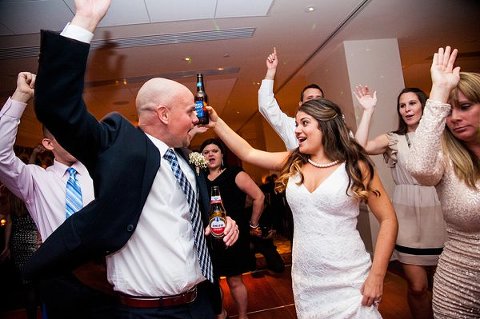 Hotel Monaco Baltimore Wedding  ||  Robin Shotola Photography  ||  Charm City Wed  ||  www.charmcitywed.com