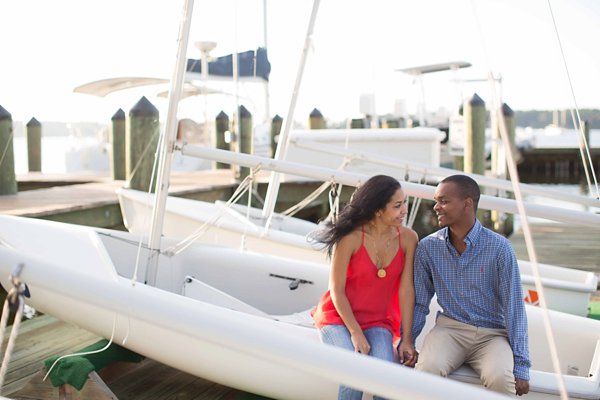 St. Mary's College - Southern Maryland Engagement Session  ||  Laura Elizabeth Photography  ||  Charm City Wed  ||   www.charmcitywed.com