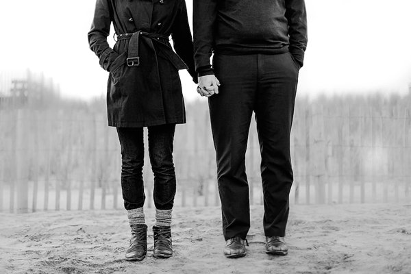 Winter Beach Engagement Photos  ||  Lauren Werkheiser Photography ||  Charm City Wed  ||  www.charmcitywed.com