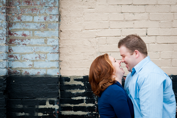 What to wear for engagement session  ||  Jennifer Smutek Photography  ||   Charm City Wed  ||   www.charmcitywed.com