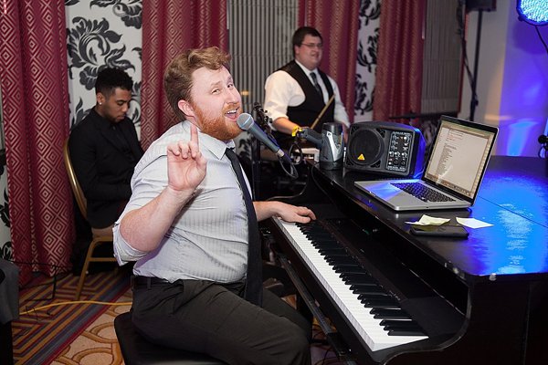 Elegant Winter Wedding at Hotel Monaco Baltimore || Richard and Tara Photography || Charm City Wed || www.charmcitywed.com