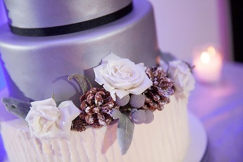 Elegant Winter Wedding at Hotel Monaco Baltimore || Richard and Tara Photography || Charm City Wed || www.charmcitywed.com