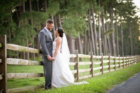 Wedding at the Aspen Wye River  ||   Emily Clack Photography  ||  Charm City Wed   ||   www.charmcitywed.com