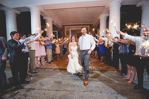 Wedding at the Aspen Wye River  ||   Emily Clack Photography  ||  Charm City Wed   ||   www.charmcitywed.com