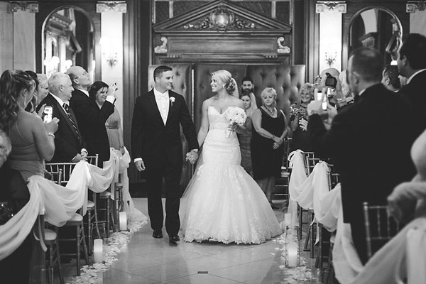 Belvedere Hotel Wedding Photos Baltimore, MD  ||   Katie Nesbitt Photography    ||  Charm City Wed  ||  www.charmcitywed.com