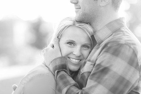 Crabby Baltimore Engagement Photos  ||  Anna Grace Photography  ||  Charm City Wed   ||  www.charmcitywed.com