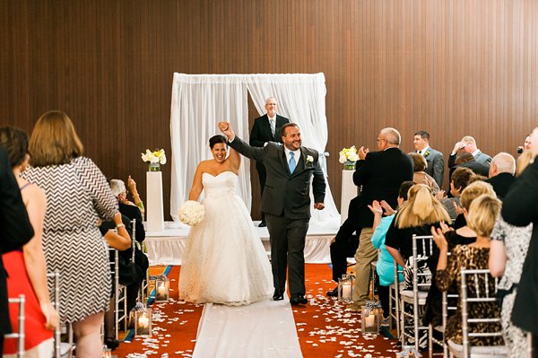 Hunt Valley Inn Wedding Photos  ||   Kirsten Marie Photography  ||  Charm City Wed  ||  www.charmcitywed.com