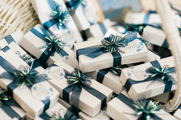 Hunt Valley Inn Wedding Photos  ||   Kirsten Marie Photography  ||  Charm City Wed  ||  www.charmcitywed.com