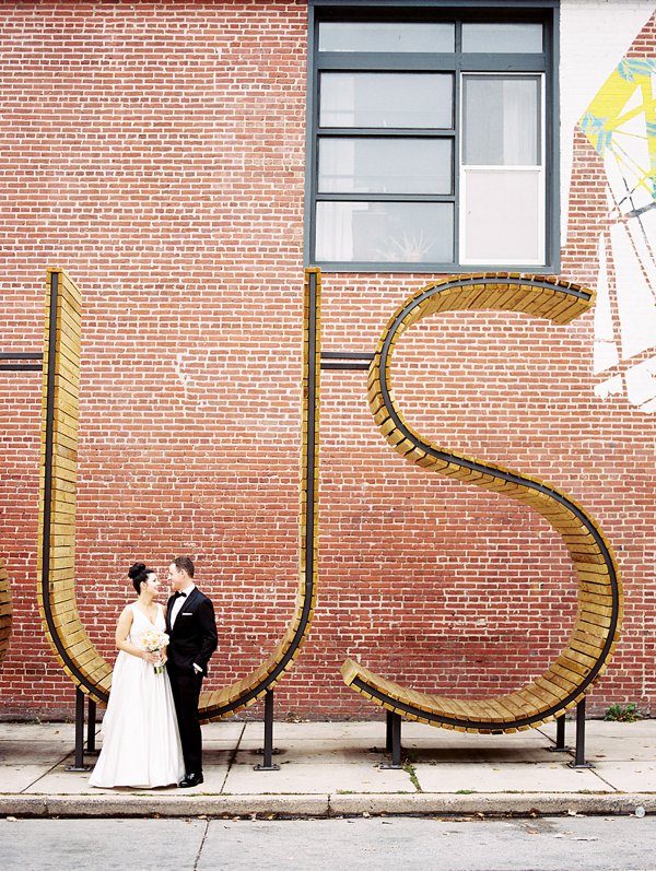 Legg Mason Building Wedding  ||  Meghan Boyer Photography  ||  Lemon & Lime Event Design  ||  Charm City Wed  ||   www.charmcitywed.com