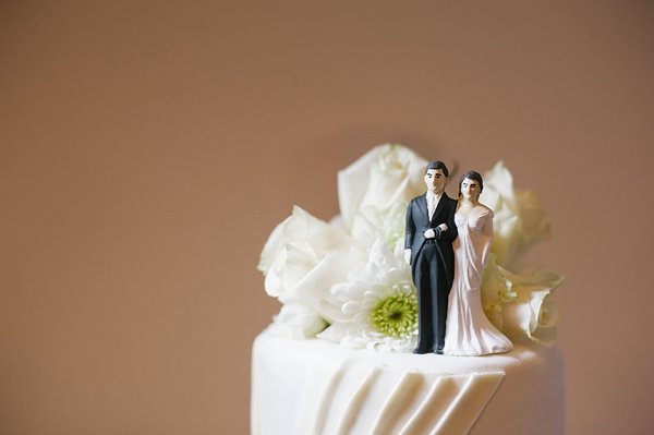 Book Themed Wedding - Legg Mason Building Wedding  ||  Meghan Boyer Photography  ||  Lemon & Lime Event Design  ||  Charm City Wed  ||   www.charmcitywed.com