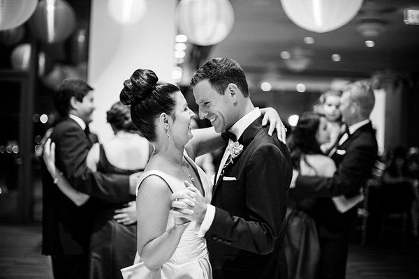 Legg Mason Building Wedding  ||  Meghan Boyer Photography  ||  lemon & lime event design  ||  Charm City Wed  ||  www.charmcitywed.com