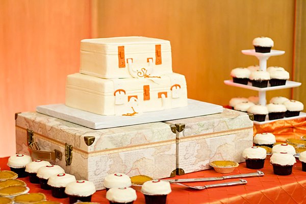 Silver Spring Civic Center Wedding || Diana Bellack Photography || Charm City Wed || www.charmcitywed.com Silver Spring Civic Center Wedding || Diana Bellack Photography || Charm City Wed || www.charmcitywed.com