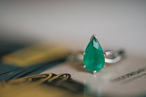 Snowy Annapolis Engagement Photos ||  Amanda Adams Photography  ||  Charm City Wed  ||  www.charmcitywed.com