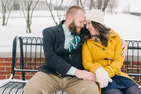 Snowy Annapolis Engagement Photos ||  Amanda Adams Photography  ||  Charm City Wed  ||  www.charmcitywed.com