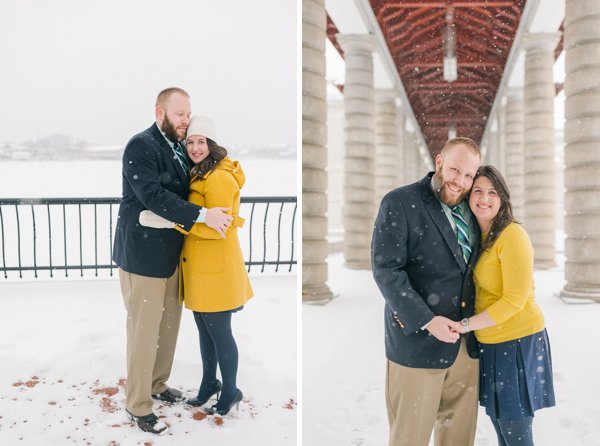 Snowy Annapolis Engagement Photos ||  Amanda Adams Photography  ||  Charm City Wed  ||  www.charmcitywed.com