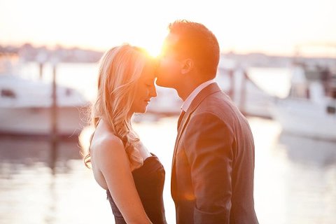 Waterfront Engagement Photos || Nikki Kauzlarich Photography || Charm City Wed || www.charmcitywed.com