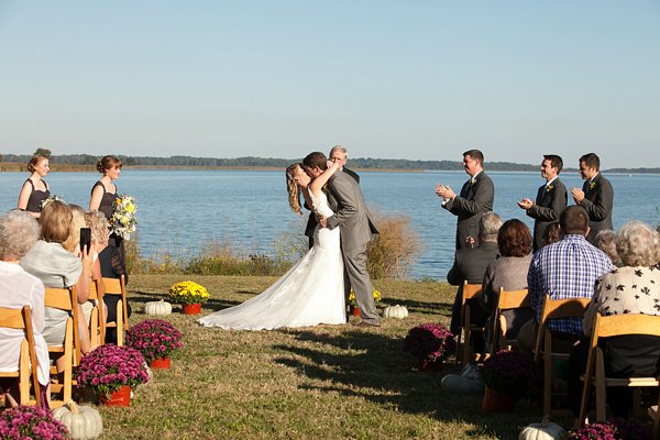 Waters Edge @ Marshy Point Wedding  ||  Borrowed Blue Photography  ||  Charm City Wed   ||   www.charmcitywed.com