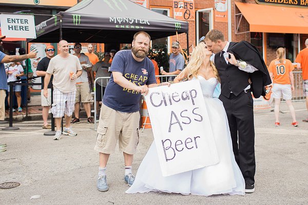 Orioles themed wedding  ||  Maureen Pacheco Photography  ||  Charm City Wed  ||   www.charmcitywed.com