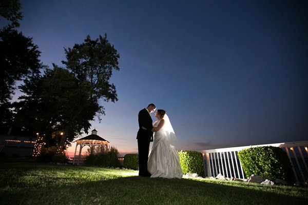 Celebrations at the Bay Wedding Photos || Carly Fuller Photography || Charm City Wed || www.charmcitywed.com Celebrations at the Bay Wedding Photos || Carly Fuller Photography || Charm City Wed || www.charmcitywed.com