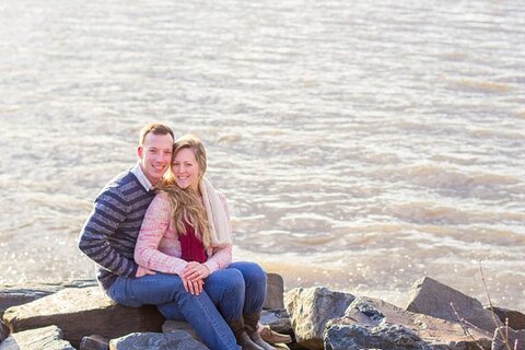 Cox Point Park Engagement Photos  ||   Alicia Wiley Photography  ||  Charm City Wed  ||  www.charmcitywed.com