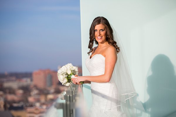 Baltimore Four Seasons Wedding || JFannon Photography || Charm City Wed || www.charmcitywed.com Four Seasons Baltimore Wedding || JFannon Photography || Charm City Wed || www.charmcitywed.com